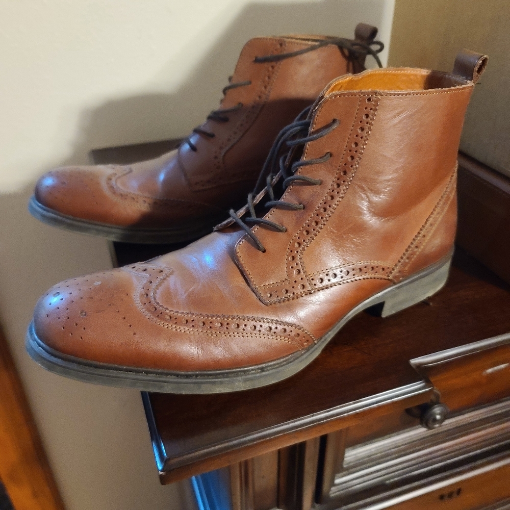 Wingtips - Picture 2 of 2